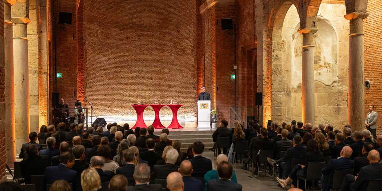 Der Staat und die Gesellschaft bräuchten Kirchen als Institution., © ELKB/mck